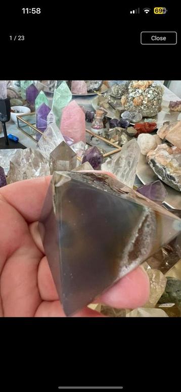 Druzy Agate Pyramid Tower beschikbaar voor biedingen