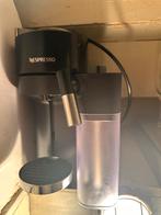 Nespresso Vertuo Latisima + Cups & Display Drawer, Gebruikt, Koffiemachine, Ophalen of Verzenden, 1 kopje