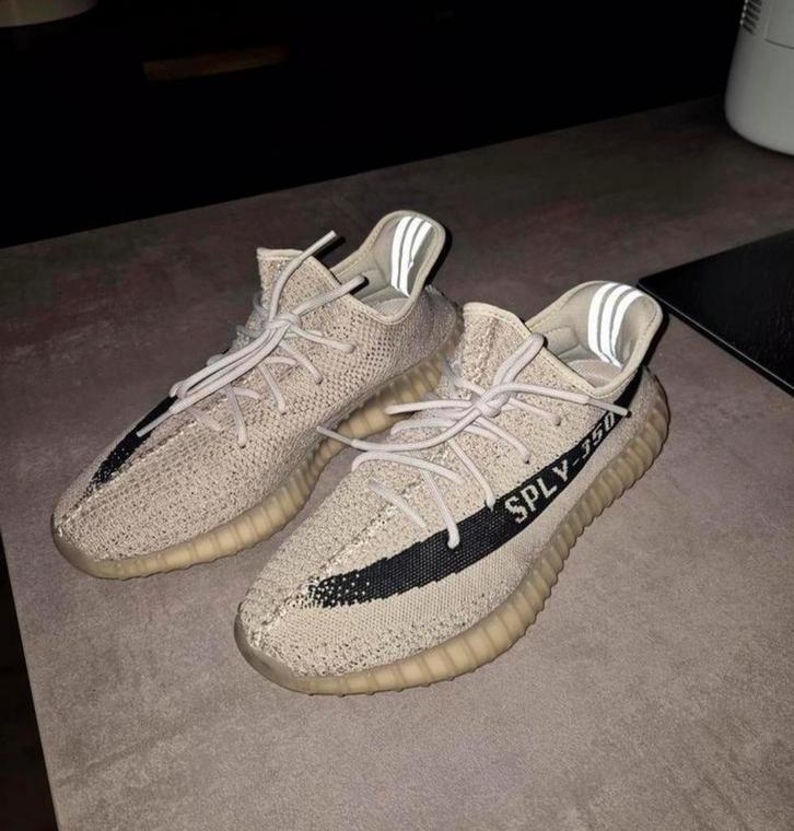 Adidas Yeezy Boost 350 V2 Slate - maat 45⅓ – Nieuw, Kleding | Heren, Schoenen, Nieuw, Overige kleuren, Ophalen of Verzenden