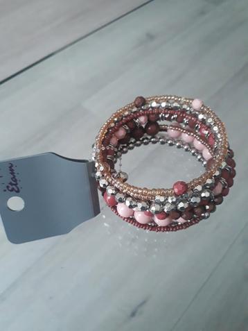Nieuwe armbanden  beschikbaar voor biedingen