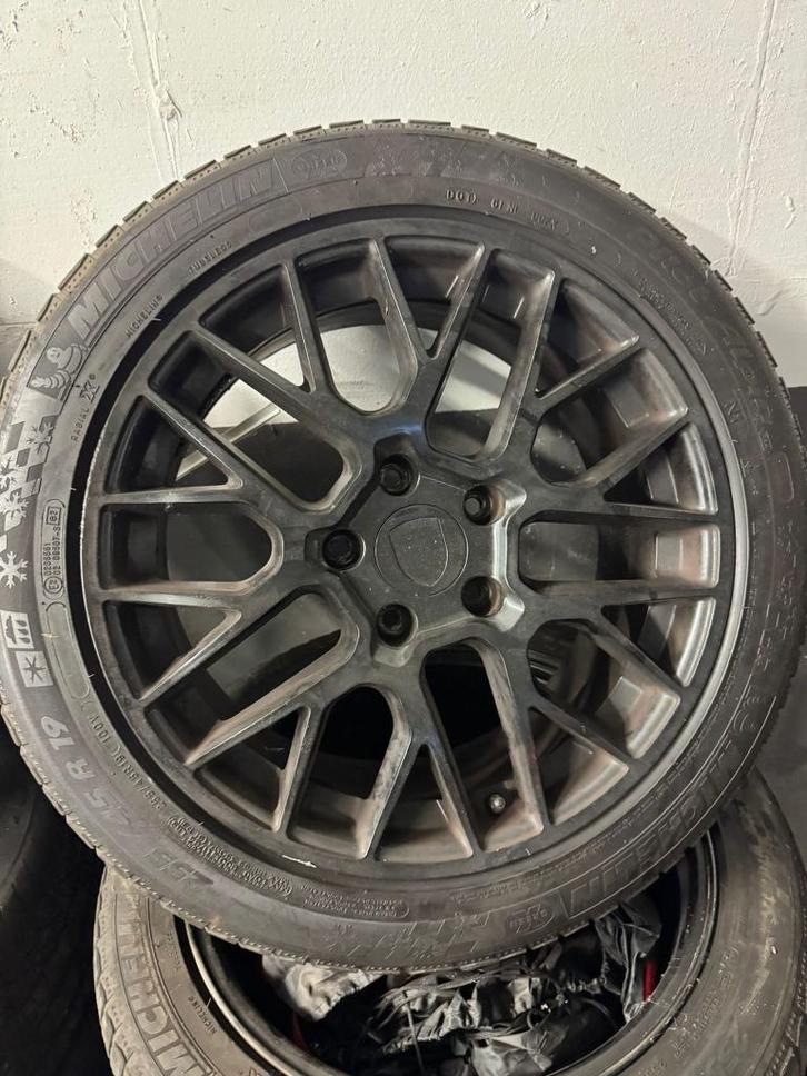 19 inch Porsche winter en zomerbanden 8 stuks, Auto-onderdelen, Banden en Velgen, Band(en), Winterbanden, 19 inch, Personenwagen