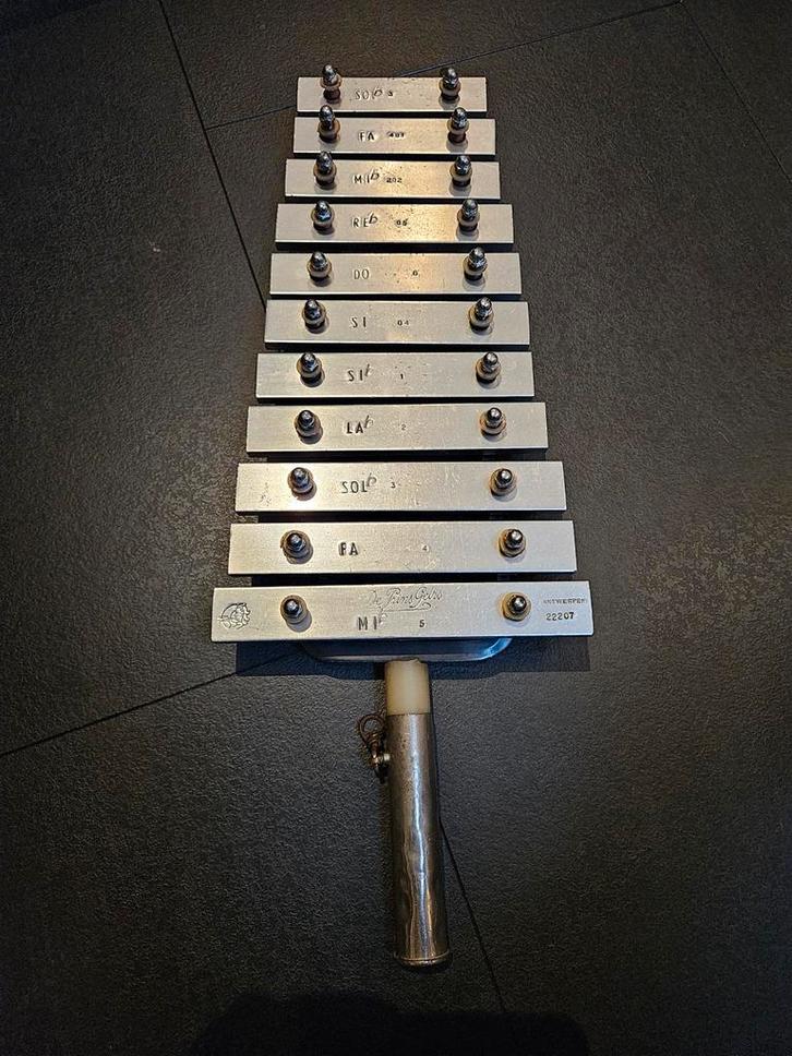 Antieke zware saxofoon - Muziekinstrument, Muziek en Instrumenten, Percussie, Gebruikt, Melodische percussie, Ophalen of Verzenden