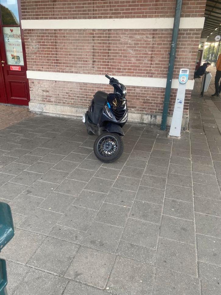 Zip 70cc 2t (waarde peiling/ruil), Fietsen en Brommers, Scooters | Piaggio, Zo goed als nieuw, Zip, Tweetakt, Ophalen