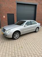 Mercedes-Benz E-Klasse 2.6 E240 Sedan AUT 2003 Grijs, Auto's, Mercedes-Benz, Automaat, Achterwielaandrijving, 2597 cc, 1505 kg