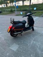 Vespa 300 super, Fietsen en Brommers, Scooters | Vespa, Ophalen, Zo goed als nieuw