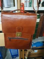 Vintage Bruine Schoudertas, Sieraden, Tassen en Uiterlijk, Ophalen of Verzenden, Gebruikt, Bruin, Schoudertasje