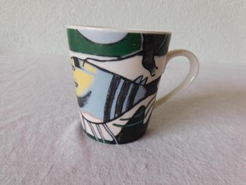 Corneille beker met vis, vogel en gezicht, hg 8,5 cm, dsn 8  beschikbaar voor biedingen