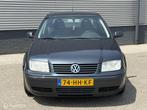 Volkswagen Bora 1.6-16V Comfortline TREKHAAK, AIRCO, CRUISE, Gebruikt, Bora, 4 cilinders, Blauw