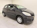 Toyota Yaris 1.0 VVT-i Comfort (bj 2014), Overige carrosserieën, Zwart, Handgeschakeld, Toyota