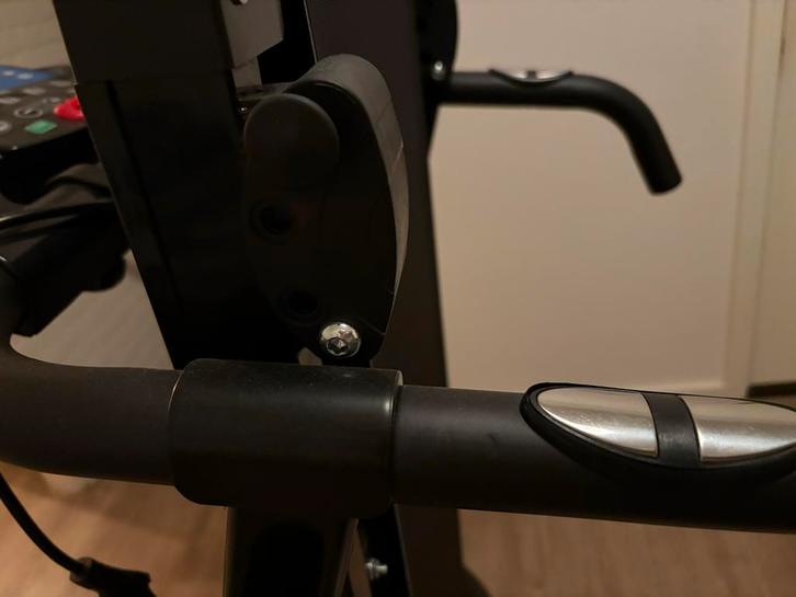 BluMill Loopband - Inklapbaar, Helling, Bluetooth, Sport en Fitness, Fitnessapparatuur, Nieuw, Loopband, Benen, Metaal, Ophalen