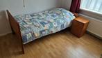 1-persoons bed (200 x 90) met stevig matras + nachtkastje, Huis en Inrichting, Slaapkamer | Bedden, 90 cm, Eenpersoons, Bruin