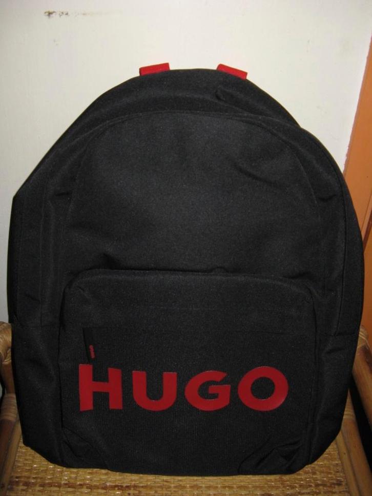 Hugo Boss rugzak, Sieraden, Tassen en Uiterlijk, Tassen | Rugtassen, Nieuw, Overige merken, 25 tot 40 cm, 30 tot 45 cm, Ophalen of Verzenden