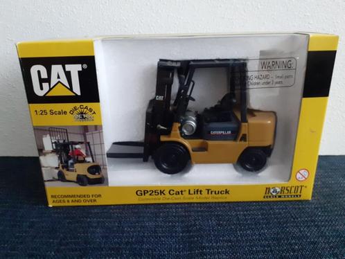 schaalmodel heftruck caterpillar gp25k gasuitvoering, Hobby en Vrije tijd, Modelauto's | Overige schalen, Zo goed als nieuw, Ophalen of Verzenden