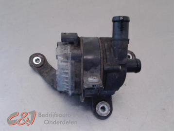 Extra waterpomp van een Volkswagen Crafter beschikbaar voor biedingen