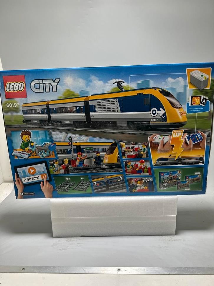 LEGO City 60197 Passagierstrein, Kinderen en Baby's, Speelgoed | Duplo en Lego, Nieuw, Lego, Complete set, Ophalen of Verzenden
