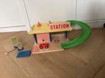 Houten Speelgoed- TankStation, Ophalen, Zo goed als nieuw, Jongen of Meisje