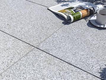Granieten Tegels nieuw Lichtgrijs Gevlamd 800m2 beschikbaar voor biedingen
