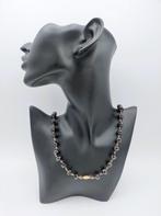 Granaten ketting met gouden slot., Verzenden, Goud, Ketting