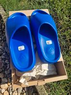 Yeezy slide Azure Blauw mt US 11 / EU 46, Kleding | Heren, Schoenen, Ophalen of Verzenden, Nieuw