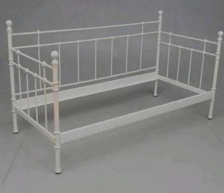 IKEA Bedframe - Wit Metaal, Huis en Inrichting, Slaapkamer | Bedden, Gebruikt, Eenpersoons, 90 cm, 200 cm, Metaal, Wit, Ophalen