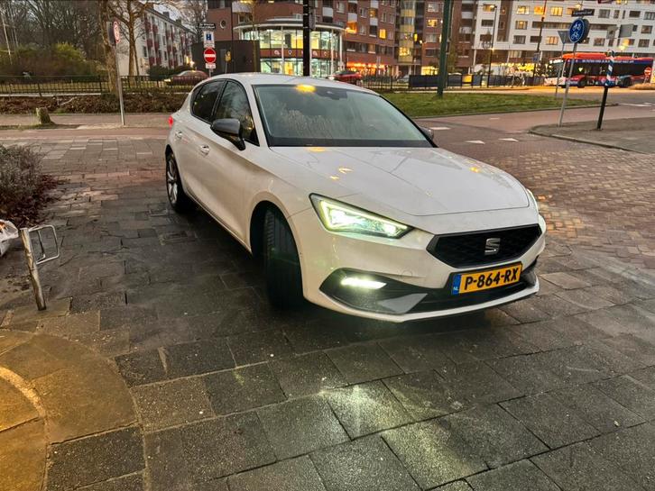 Seat Leon 1.5 TSI 130pk 2021, Auto's, Seat, Particulier, Leon, Benzine, B, Hatchback, Handgeschakeld, Geïmporteerd, Wit, Voorwielaandrijving
