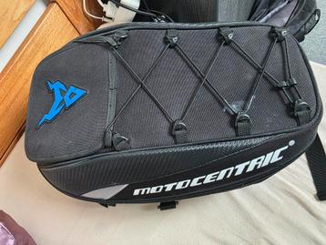 MotoCentric rugzak/ motor koffer  beschikbaar voor biedingen
