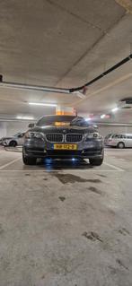 BMW 5-Serie 528I 180KW Sedan X-drive 2015 Grijs, Auto's, BMW, Automaat, Euro 6, 4 cilinders, 2000 kg
