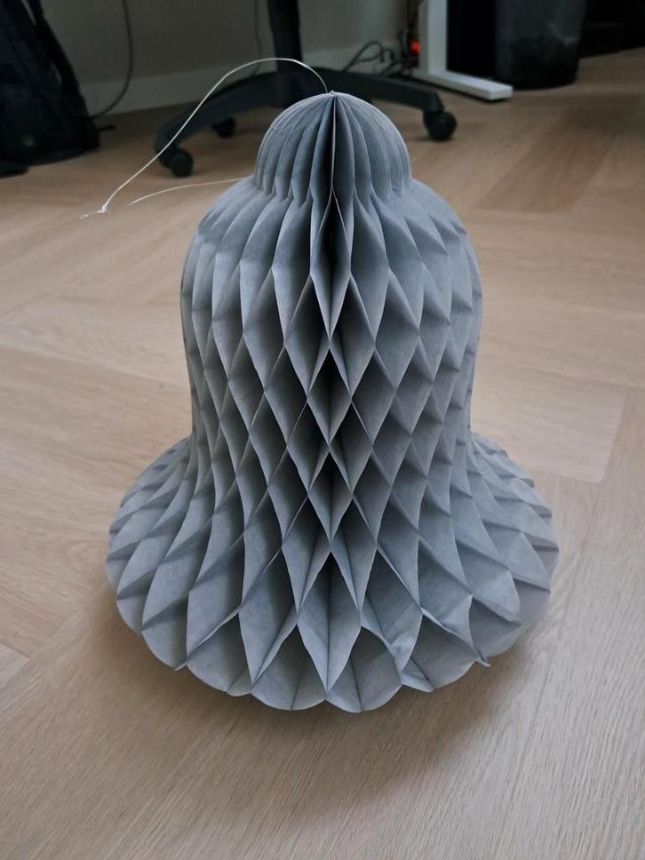 Papieren kerstklok grijs honingraat, Diversen, Kerst, Ophalen of Verzenden