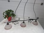 hanglamp van smeedijzer met 3 glazen kapjes, Ophalen, Gebruikt, Glas, Minder dan 50 cm