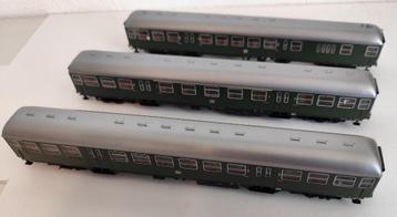 Roco 3 rijtuigen met Märklin wielen beschikbaar voor biedingen