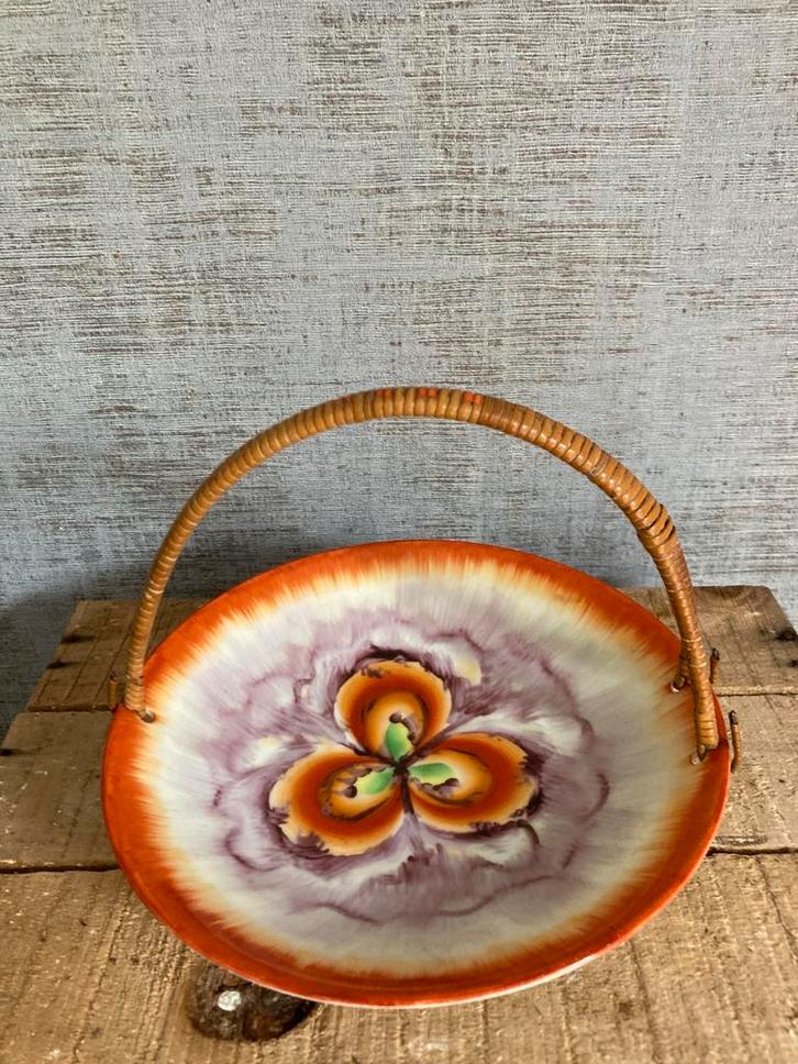 Vintage bonbonschaaltje Royal Duchess "Cameo" hand painted, Antiek en Kunst, Antiek | Schalen, Ophalen of Verzenden