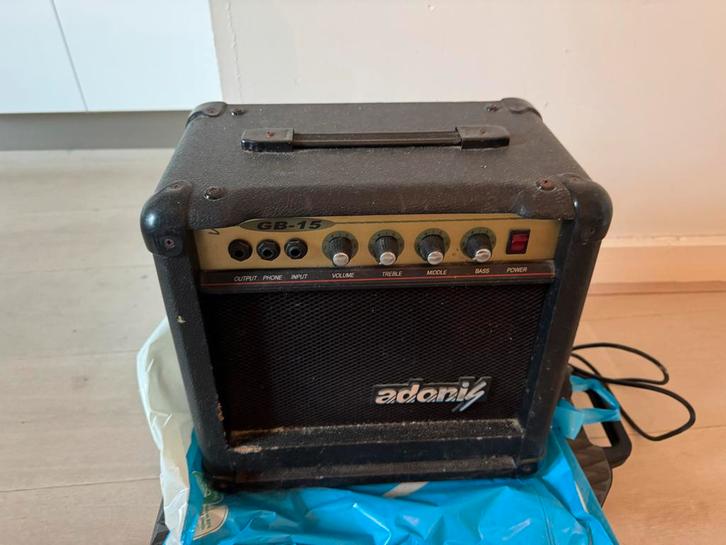 Adonis GB-15 Basgitaar Versterker, Muziek en Instrumenten, Versterkers | Bas en Gitaar, Gebruikt, Basgitaar, Minder dan 50 watt