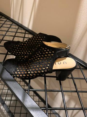 Unisa zwarte schoenen beschikbaar voor biedingen