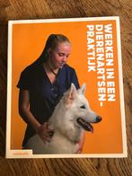 Werken in een dierenartsenpraktijk, Verzenden, Zo goed als nieuw, Honden