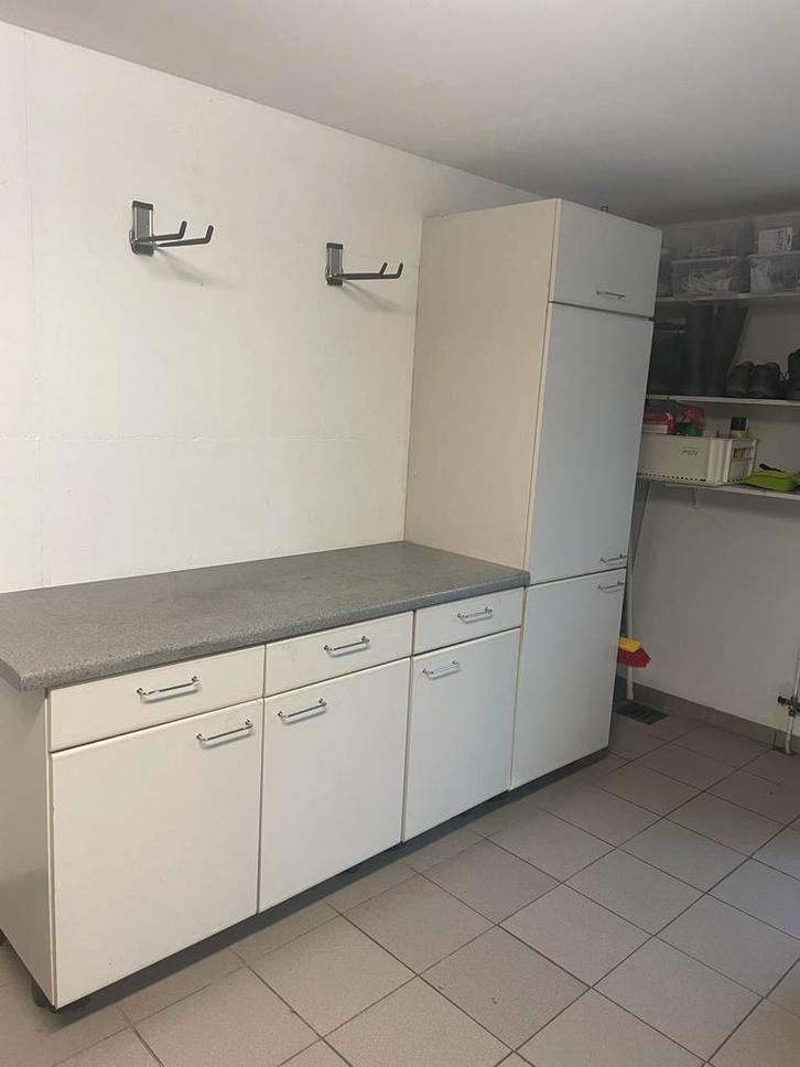 Gratis op te halen: complete woninginrichting, Huis en Inrichting, Keuken | Complete keukens, Gebruikt, Overige typen, Wit, Kunststof