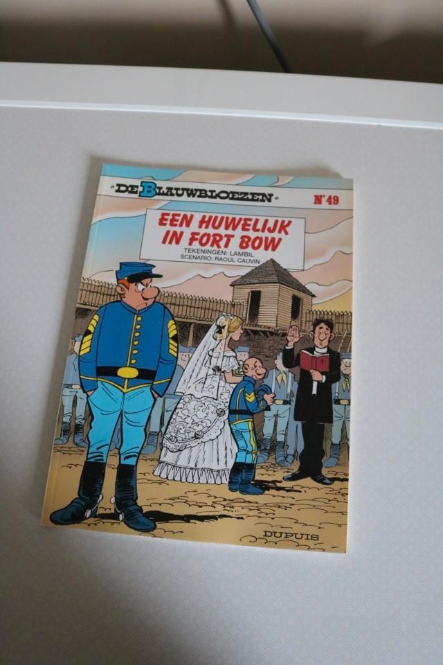 De Blauwbloezen 49 : Een huwelijk in Fort Bow - 1e druk 2005, Boeken, Stripboeken, Zo goed als nieuw, Eén stripboek, Verzenden