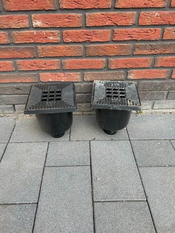 2x ACO vloerput met rooster Gietijzer rand beschikbaar voor biedingen