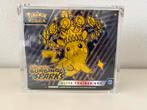Pokemon surfing sparks + acryl case, Ophalen of Verzenden, Zo goed als nieuw