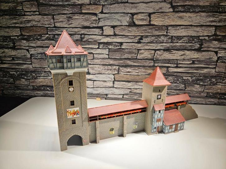 Stadsmuur met toren N spoor trein 1:160, Hobby en Vrije tijd, Modeltreinen | N-Spoor, Gebruikt, Brug, Tunnel of Gebouw, Overige merken