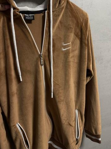 Nike vest beschikbaar voor biedingen