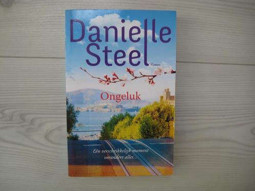Danielle Steel "Ongeluk", Boeken, Romans, Zo goed als nieuw, Amerika, Ophalen of Verzenden