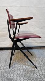 mooie vintage inustriele stoel Marko / met houten armleggers, Ophalen, Huis en Inrichting
