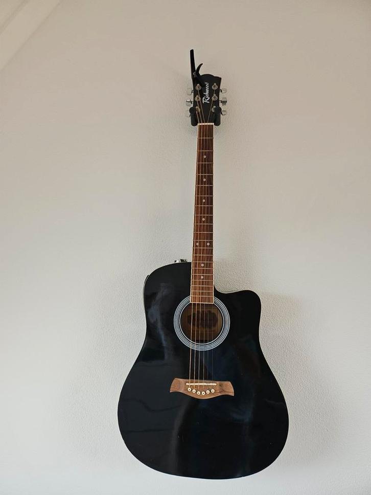 Richwood RD-10CBK EQ Westerngitaar, Muziek en Instrumenten, Snaarinstrumenten | Gitaren | Akoestisch, Gebruikt, Western- of Steelstringgitaar