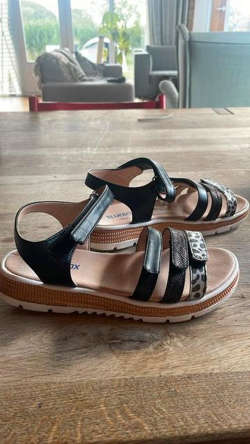 Kindersandalen maat 35 beschikbaar voor biedingen