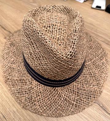 Lichtbruine luchtige strohoed – zomerse fedora/panama stijl beschikbaar voor biedingen