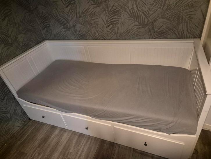 Ikea Hemnes Bedframe, Huis en Inrichting, Slaapkamer | Bedden, Zo goed als nieuw, Eenpersoons, 90 cm, 200 cm, Hout, Wit, Ophalen