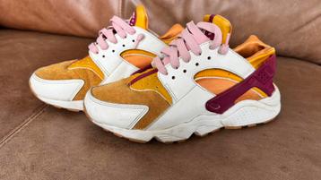 Nike Air Huarache Sneakers beschikbaar voor biedingen