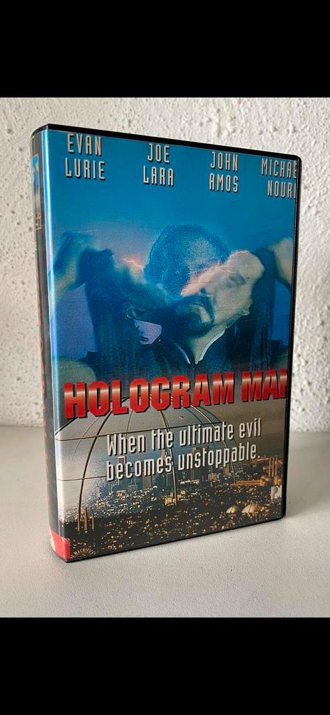 VHS:  ‘HOLOGRAM MAN’  (1995), Cd's en Dvd's, VHS | Film, Zo goed als nieuw, Science Fiction en Fantasy, Vanaf 16 jaar, Ophalen of Verzenden