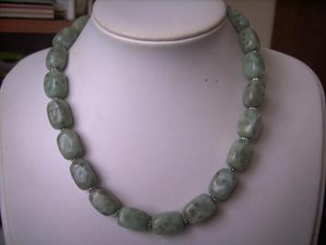 Een mooie Groene Rhyoliet edelstenen ketting beschikbaar voor biedingen