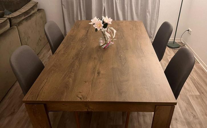 Dining Table With Chairs / Eettafel Met Stoelen, Huis en Inrichting, Tafels | Eettafels, Zo goed als nieuw, 50 tot 100 cm, 150 tot 200 cm